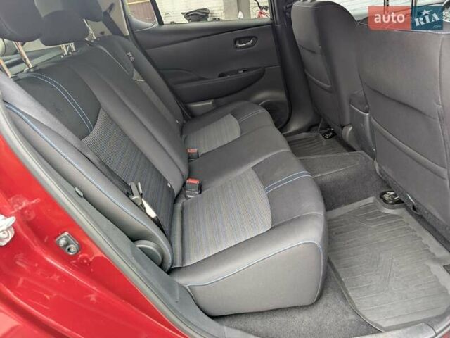 Червоний Ніссан Ліф, об'ємом двигуна 0 л та пробігом 127 тис. км за 11900 $, фото 27 на Automoto.ua