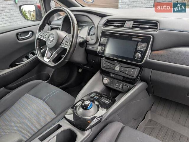 Червоний Ніссан Ліф, об'ємом двигуна 0 л та пробігом 127 тис. км за 11900 $, фото 26 на Automoto.ua