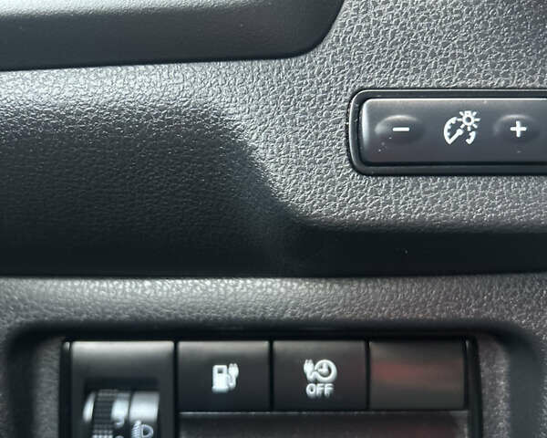 Красный Ниссан Лиф, объемом двигателя 0 л и пробегом 62 тыс. км за 11990 $, фото 18 на Automoto.ua