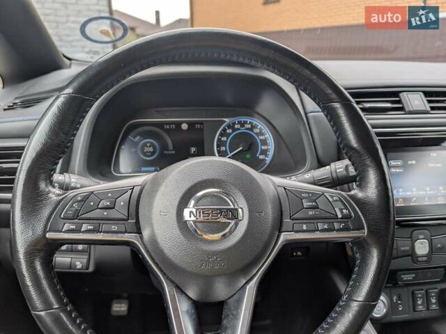 Червоний Ніссан Ліф, об'ємом двигуна 0 л та пробігом 127 тис. км за 11900 $, фото 31 на Automoto.ua