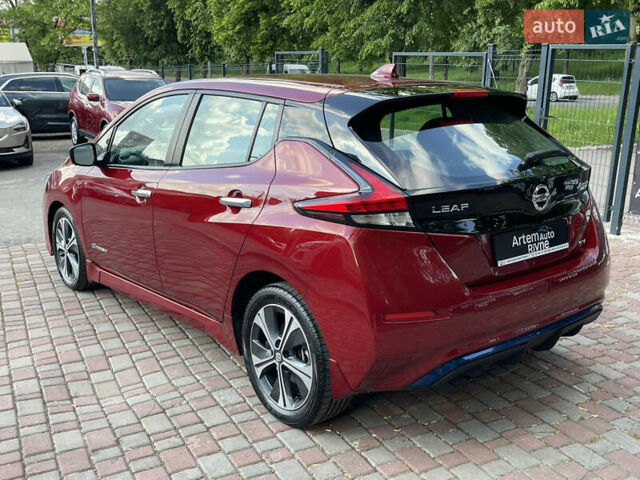 Красный Ниссан Лиф, объемом двигателя 0 л и пробегом 117 тыс. км за 12000 $, фото 21 на Automoto.ua