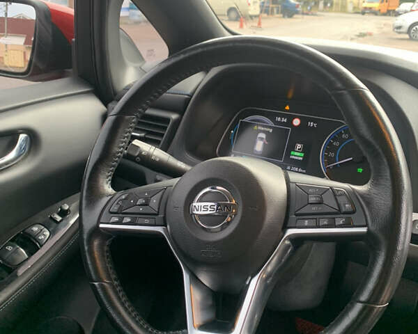 Красный Ниссан Лиф, объемом двигателя 0 л и пробегом 89 тыс. км за 12500 $, фото 14 на Automoto.ua