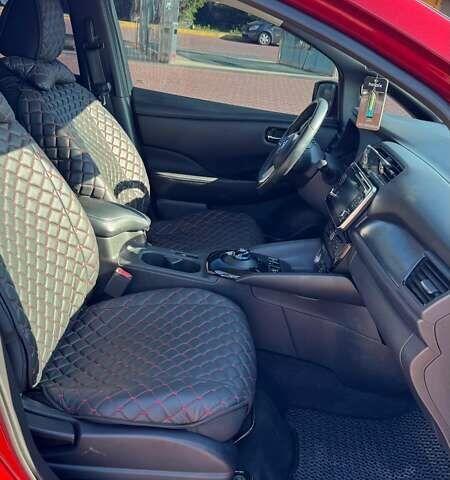 Красный Ниссан Лиф, объемом двигателя 0 л и пробегом 90 тыс. км за 11500 $, фото 14 на Automoto.ua