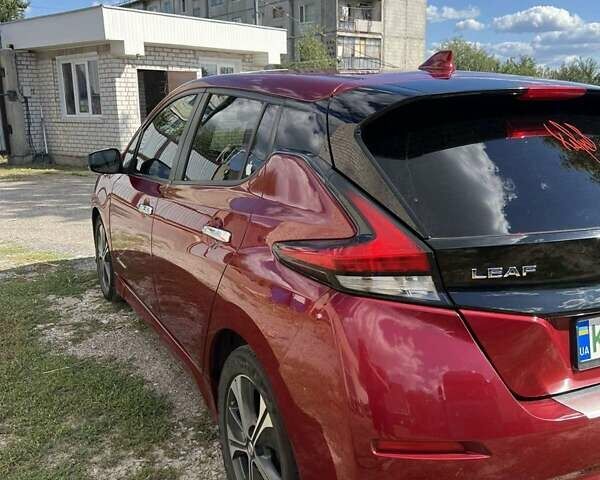 Красный Ниссан Лиф, объемом двигателя 0 л и пробегом 80 тыс. км за 13799 $, фото 10 на Automoto.ua