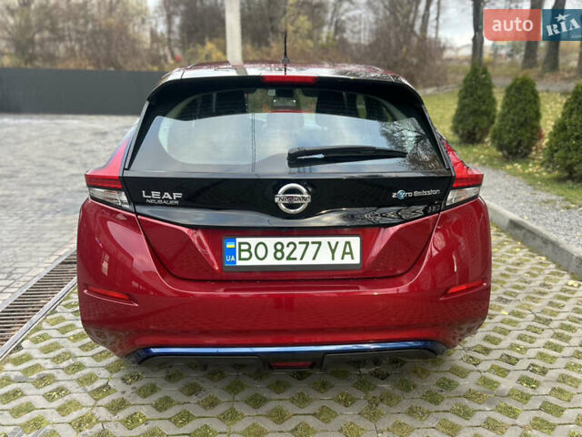 Красный Ниссан Лиф, объемом двигателя 0 л и пробегом 62 тыс. км за 11990 $, фото 5 на Automoto.ua