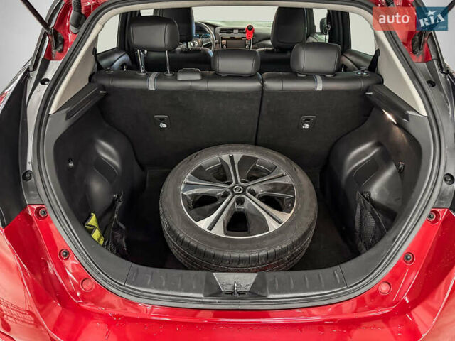 Красный Ниссан Лиф, объемом двигателя 0 л и пробегом 25 тыс. км за 8500 $, фото 25 на Automoto.ua