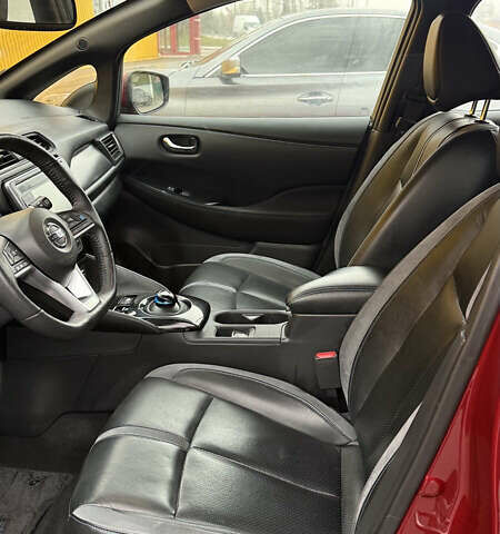 Червоний Ніссан Ліф, об'ємом двигуна 0 л та пробігом 74 тис. км за 14500 $, фото 6 на Automoto.ua