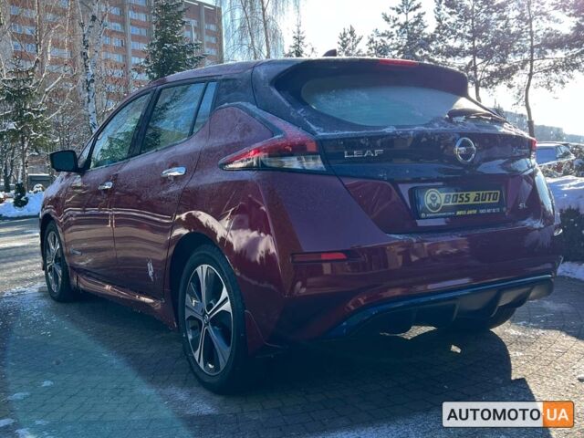 Красный Ниссан Лиф, объемом двигателя 40 л и пробегом 38 тыс. км за 14300 $, фото 4 на Automoto.ua