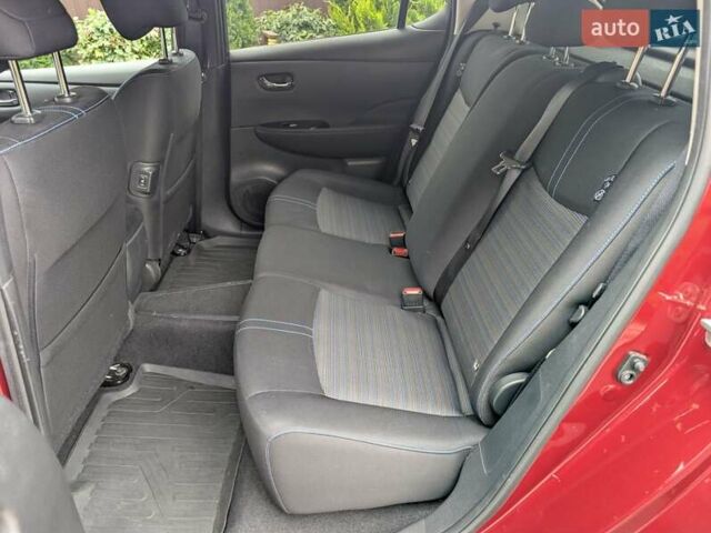 Червоний Ніссан Ліф, об'ємом двигуна 0 л та пробігом 127 тис. км за 11900 $, фото 21 на Automoto.ua