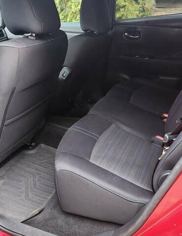 Красный Ниссан Лиф, объемом двигателя 0 л и пробегом 130 тыс. км за 10950 $, фото 23 на Automoto.ua