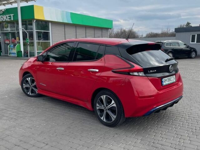 Красный Ниссан Лиф, объемом двигателя 0 л и пробегом 135 тыс. км за 13000 $, фото 2 на Automoto.ua