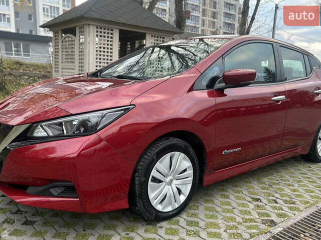 Красный Ниссан Лиф, объемом двигателя 0 л и пробегом 62 тыс. км за 11990 $, фото 2 на Automoto.ua