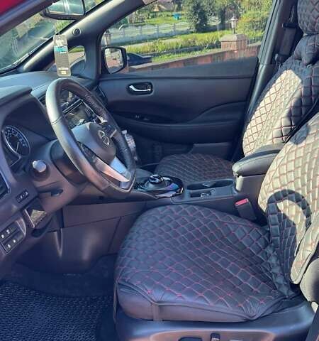 Красный Ниссан Лиф, объемом двигателя 0 л и пробегом 90 тыс. км за 11500 $, фото 15 на Automoto.ua