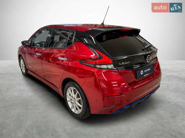 Красный Ниссан Лиф, объемом двигателя 0 л и пробегом 25 тыс. км за 8500 $, фото 2 на Automoto.ua