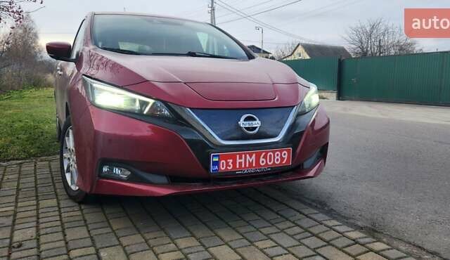 Красный Ниссан Лиф, объемом двигателя 0 л и пробегом 130 тыс. км за 10950 $, фото 11 на Automoto.ua