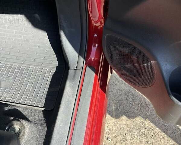 Красный Ниссан Лиф, объемом двигателя 0 л и пробегом 80 тыс. км за 13799 $, фото 18 на Automoto.ua