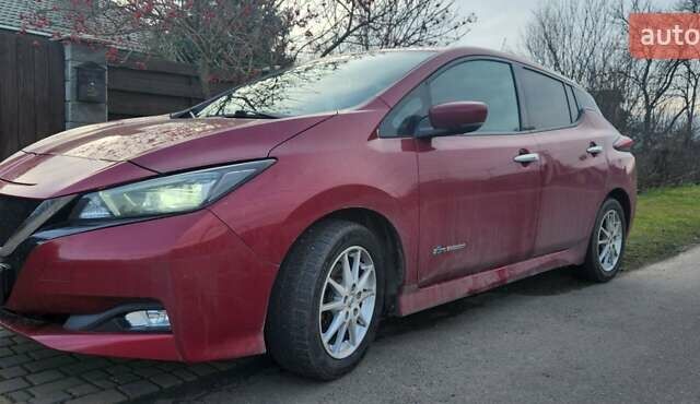 Красный Ниссан Лиф, объемом двигателя 0 л и пробегом 130 тыс. км за 10950 $, фото 12 на Automoto.ua