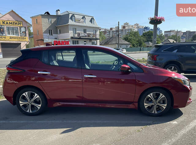 Красный Ниссан Лиф, объемом двигателя 0 л и пробегом 79 тыс. км за 13200 $, фото 6 на Automoto.ua