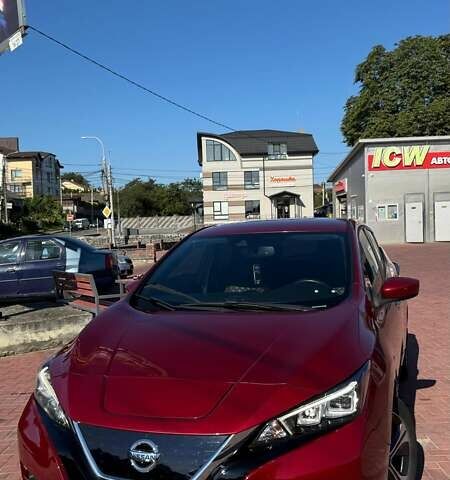 Красный Ниссан Лиф, объемом двигателя 0 л и пробегом 90 тыс. км за 11500 $, фото 12 на Automoto.ua