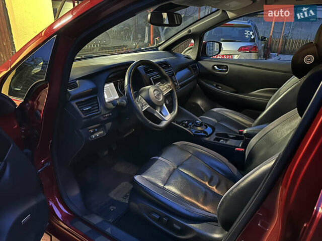 Красный Ниссан Лиф, объемом двигателя 0 л и пробегом 134 тыс. км за 12500 $, фото 13 на Automoto.ua