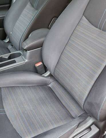 Красный Ниссан Лиф, объемом двигателя 0 л и пробегом 130 тыс. км за 10950 $, фото 26 на Automoto.ua