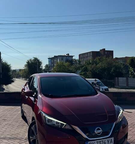 Красный Ниссан Лиф, объемом двигателя 0 л и пробегом 90 тыс. км за 11500 $, фото 5 на Automoto.ua