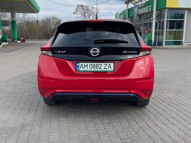 Красный Ниссан Лиф, объемом двигателя 0 л и пробегом 135 тыс. км за 13000 $, фото 3 на Automoto.ua