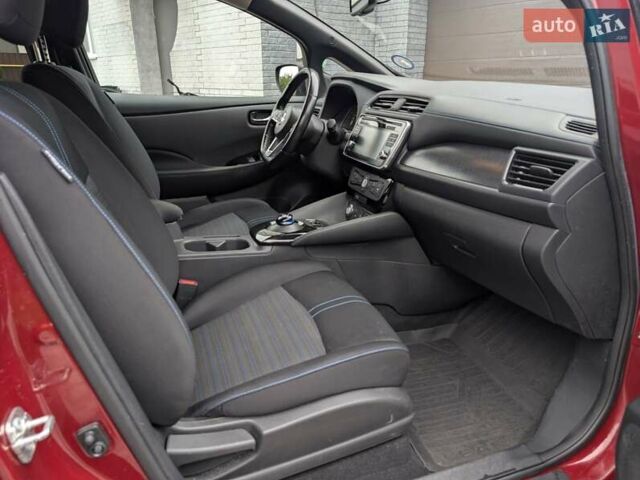 Червоний Ніссан Ліф, об'ємом двигуна 0 л та пробігом 127 тис. км за 11900 $, фото 23 на Automoto.ua