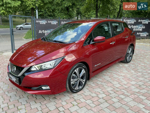 Красный Ниссан Лиф, объемом двигателя 0 л и пробегом 117 тыс. км за 12000 $, фото 18 на Automoto.ua