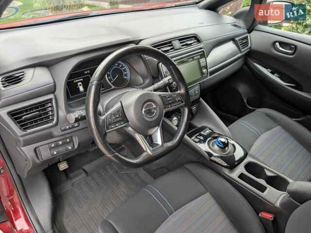 Червоний Ніссан Ліф, об'ємом двигуна 0 л та пробігом 127 тис. км за 11900 $, фото 25 на Automoto.ua