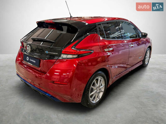 Красный Ниссан Лиф, объемом двигателя 0 л и пробегом 25 тыс. км за 8500 $, фото 4 на Automoto.ua