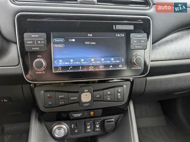 Червоний Ніссан Ліф, об'ємом двигуна 0 л та пробігом 127 тис. км за 11900 $, фото 19 на Automoto.ua