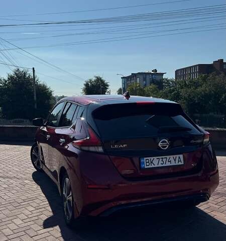 Красный Ниссан Лиф, объемом двигателя 0 л и пробегом 90 тыс. км за 11500 $, фото 9 на Automoto.ua