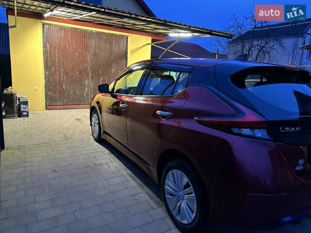 Красный Ниссан Лиф, объемом двигателя 0 л и пробегом 134 тыс. км за 12500 $, фото 7 на Automoto.ua