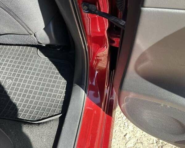 Красный Ниссан Лиф, объемом двигателя 0 л и пробегом 80 тыс. км за 13799 $, фото 23 на Automoto.ua