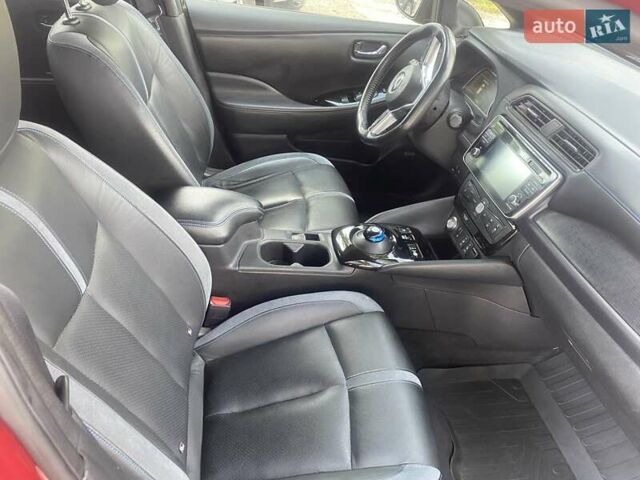 Червоний Ніссан Ліф, об'ємом двигуна 0 л та пробігом 93 тис. км за 14300 $, фото 7 на Automoto.ua