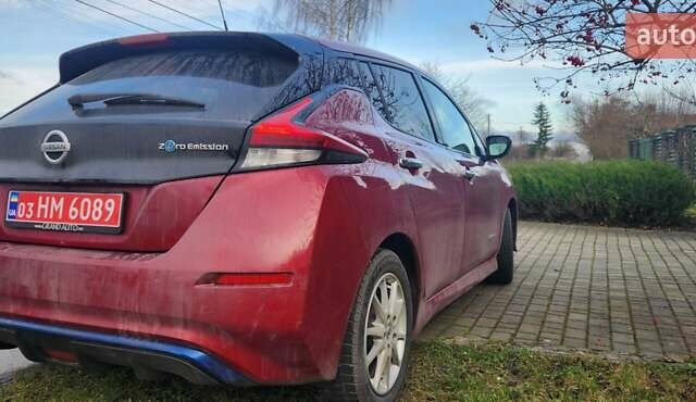 Красный Ниссан Лиф, объемом двигателя 0 л и пробегом 130 тыс. км за 10950 $, фото 4 на Automoto.ua