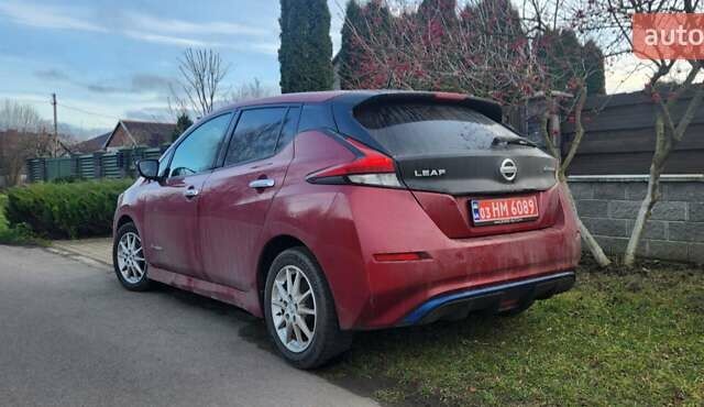 Красный Ниссан Лиф, объемом двигателя 0 л и пробегом 130 тыс. км за 10950 $, фото 6 на Automoto.ua