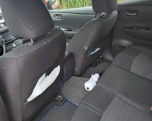 Червоний Ніссан Ліф, об'ємом двигуна 0 л та пробігом 81 тис. км за 13199 $, фото 14 на Automoto.ua