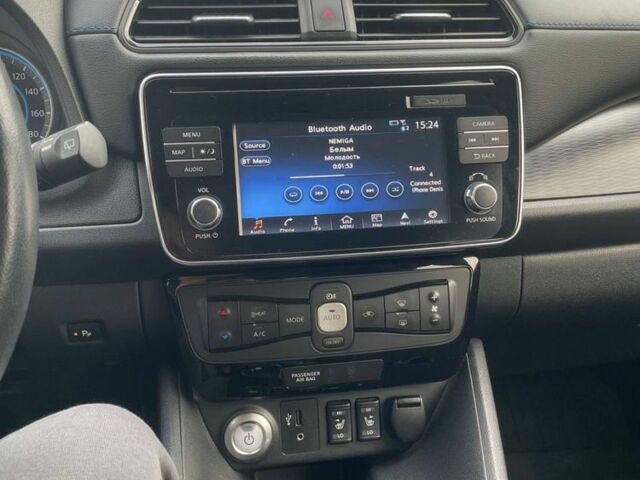 Красный Ниссан Лиф, объемом двигателя 0 л и пробегом 135 тыс. км за 13000 $, фото 5 на Automoto.ua