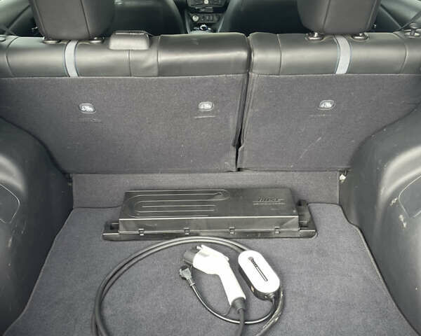 Красный Ниссан Лиф, объемом двигателя 0 л и пробегом 79 тыс. км за 13200 $, фото 5 на Automoto.ua