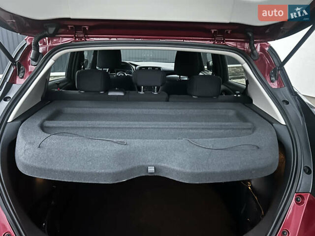 Красный Ниссан Лиф, объемом двигателя 0 л и пробегом 62 тыс. км за 11990 $, фото 24 на Automoto.ua