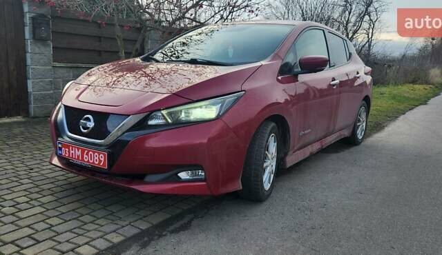 Красный Ниссан Лиф, объемом двигателя 0 л и пробегом 130 тыс. км за 10950 $, фото 13 на Automoto.ua