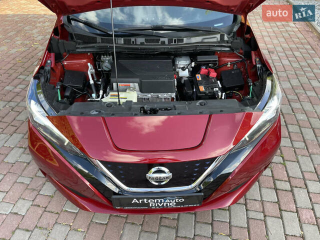 Красный Ниссан Лиф, объемом двигателя 0 л и пробегом 117 тыс. км за 12000 $, фото 23 на Automoto.ua