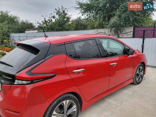 Червоний Ніссан Ліф, об'ємом двигуна 0 л та пробігом 81 тис. км за 13199 $, фото 3 на Automoto.ua