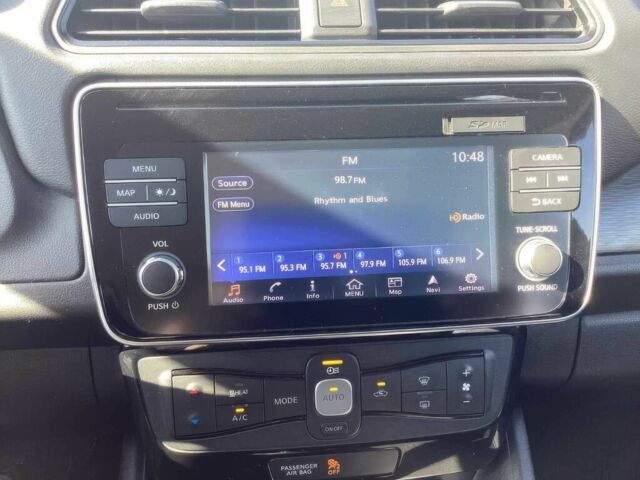 Красный Ниссан Лиф, объемом двигателя 0 л и пробегом 31 тыс. км за 13000 $, фото 9 на Automoto.ua