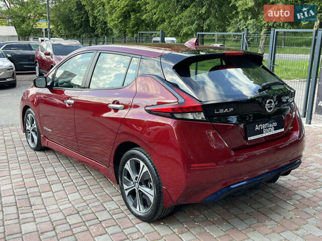 Красный Ниссан Лиф, объемом двигателя 0 л и пробегом 117 тыс. км за 12000 $, фото 22 на Automoto.ua