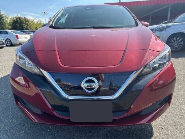 Красный Ниссан Лиф, объемом двигателя 0 л и пробегом 37 тыс. км за 5400 $, фото 1 на Automoto.ua