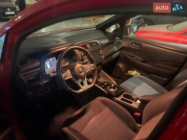 Червоний Ніссан Ліф, об'ємом двигуна 0 л та пробігом 80 тис. км за 13000 $, фото 2 на Automoto.ua