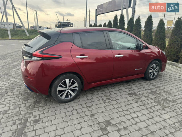 Красный Ниссан Лиф, объемом двигателя 0 л и пробегом 95 тыс. км за 11700 $, фото 9 на Automoto.ua